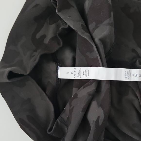 Lululemon Align High Rise Luxtreme Camo Leggings Size 4 Rip Tag Attached - Picture 4 of 4